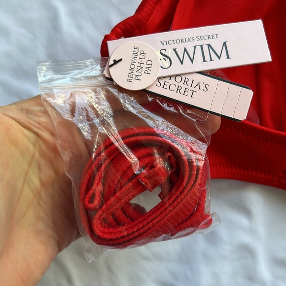Victoria’s Secret Mallorca Twist Front Red Ribbed Bandeau Bikini Top Size 34D - Picture 10 of 14